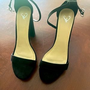Formal black shoes size 7